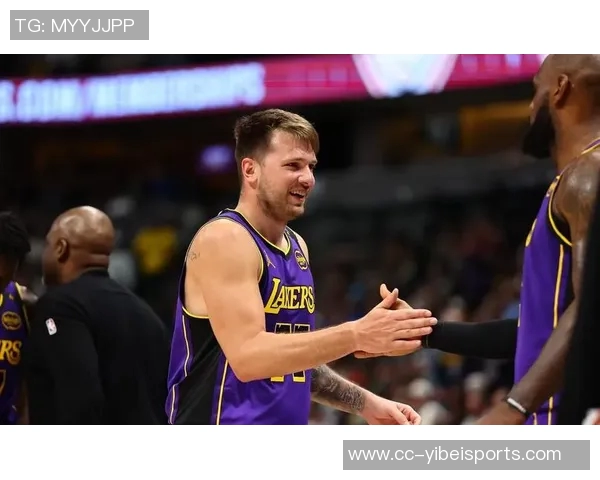 詹姆斯愿意帮助东契奇减轻持球压力提升球队表现