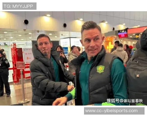 成都蓉城奥地利籍守门员教练汉斯正式加盟北京国安引发球迷热议